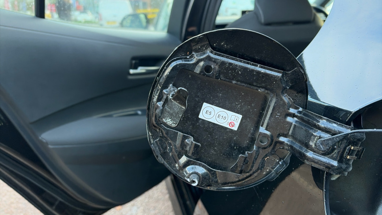 Toyota Corolla 1.8 VVT-i Hybrid Icon Tech 5dr CVT Hybrid Hatchback